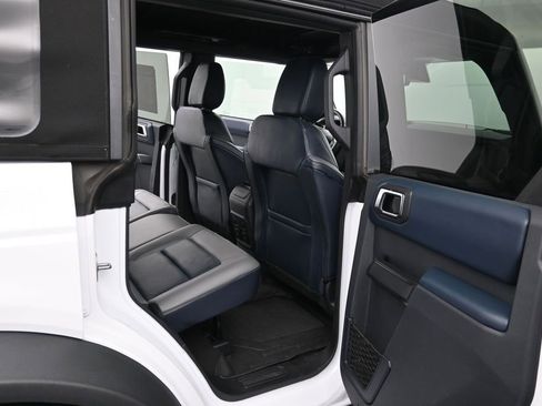 Used 2024 Ford Bronco Outer Banks w/ Sasquatch Package AWD/4WD image 11