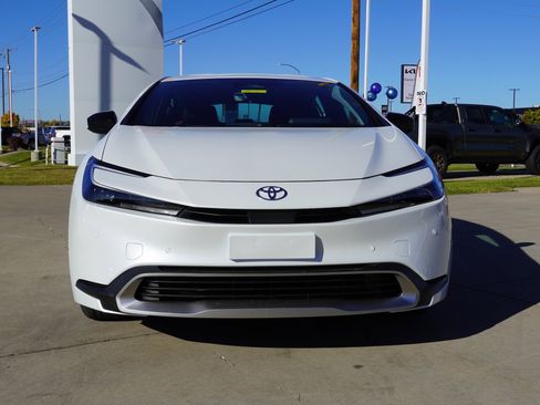 New 2026 Toyota Prius Plug-In Hybrid image 3
