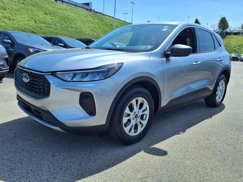 Used 2023 Ford Escape Active AWD/4WD image 2