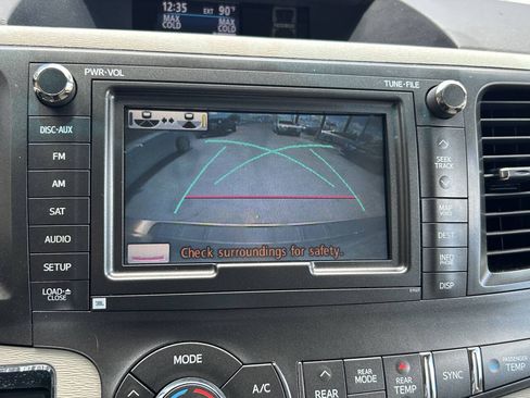 Used 2013 Toyota Sienna XLE w/ Premium Pkg FWD image 11
