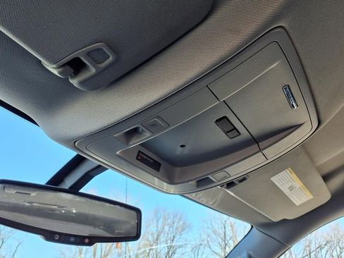 Used 2018 Chevrolet Silverado 1500 Custom w/ Custom Value Package image 13