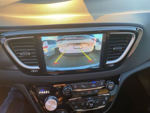 New 2026 Chrysler Pacifica Select FWD image 31