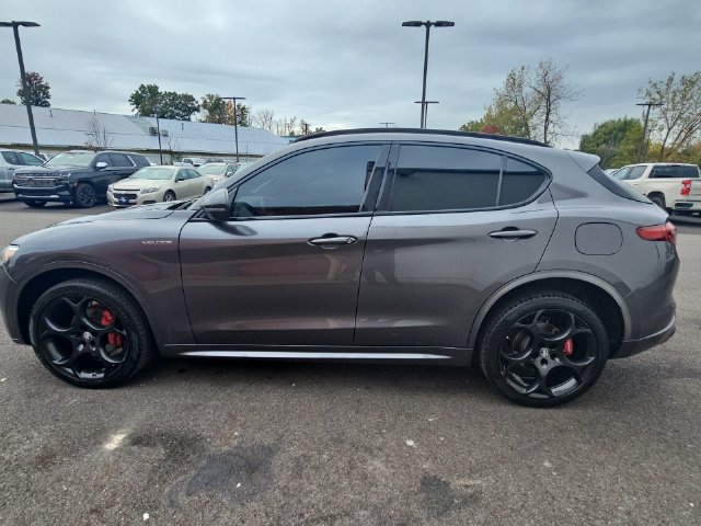 Used 2022 Alfa Romeo Stelvio Veloce AWD/4WD image 23