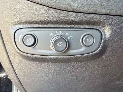 Used 2019 Chevrolet Equinox Premier FWD image 30