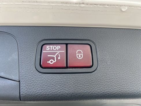 Used 2022 Mercedes-Benz GLC 300 4MATIC image 31