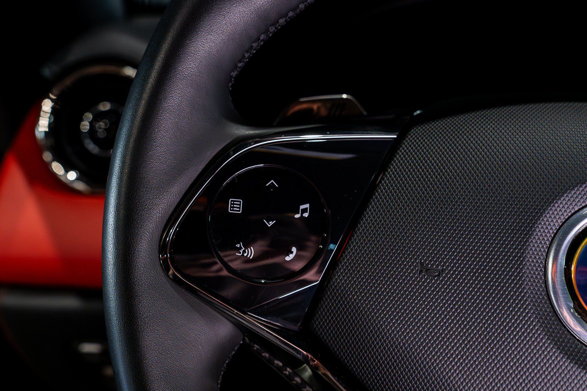 Used 2025 Karma Revero Luxury RWD image 43
