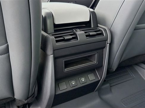 Used 2025 Land Rover Defender 110 S image 16