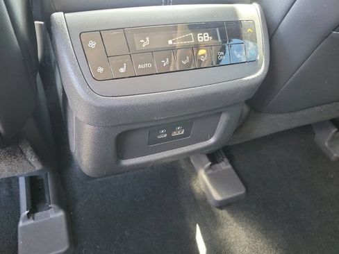 Used 2022 Nissan Pathfinder SL w/ SL Premium Package FWD image 19