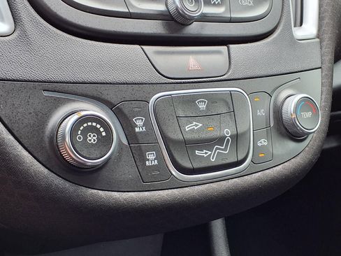 Used 2019 Chevrolet Malibu RS FWD image 24