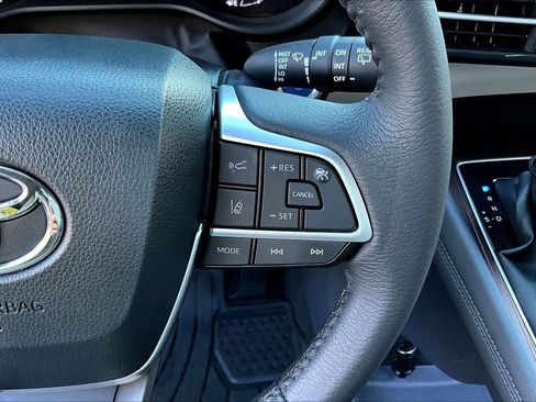 Certified 2023 Toyota Sienna XLE image 24