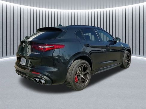 Used 2023 Alfa Romeo Stelvio Quadrifoglio image 8
