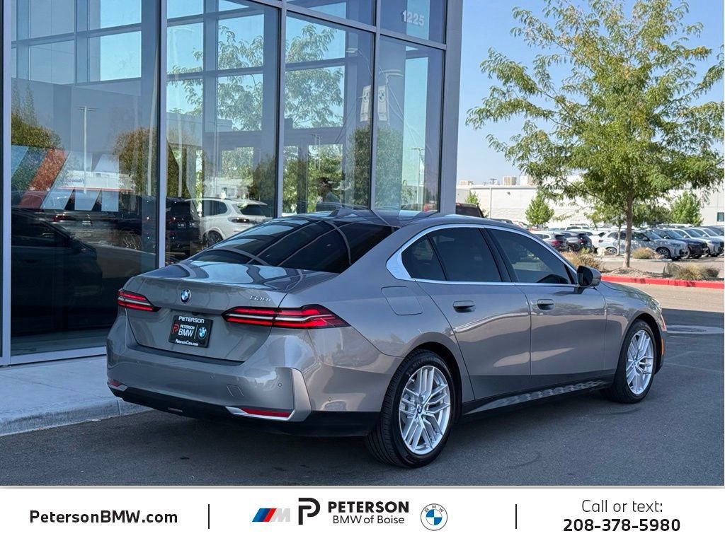 Used 2024 BMW 530i w/ Premium Package RWD image 5