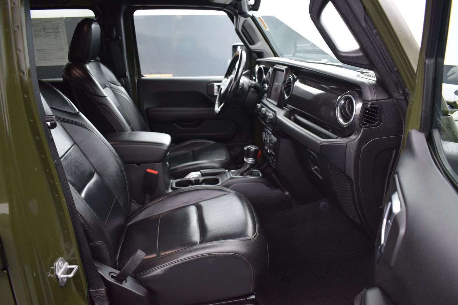 Used 2021 Jeep Wrangler Unlimited Sahara AWD/4WD image 10