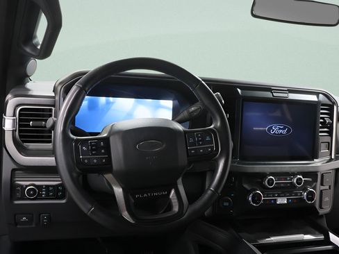 Used 2025 Ford F450 Platinum AWD/4WD image 9