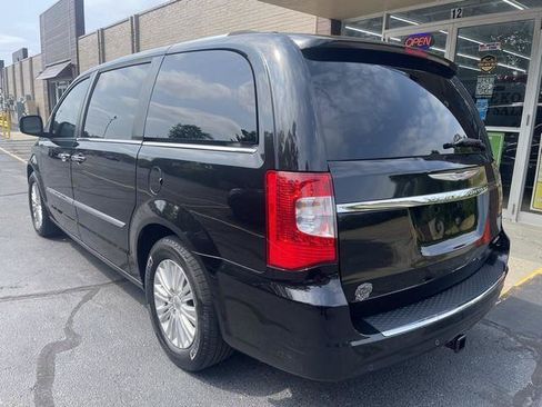Used 2015 Chrysler Town & Country Limited Platinum w/ Trailer Tow Group FWD image 6