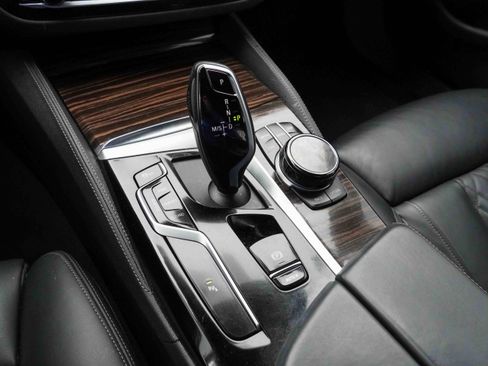 Used 2022 BMW M550i xDrive M550i xDrive w/ Executive Package image 31