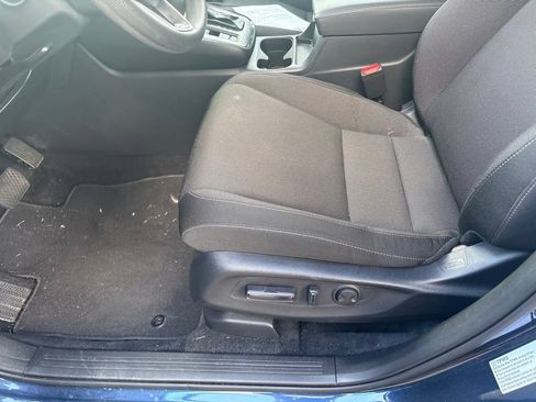 Used 2025 Honda CR-V EX image 8