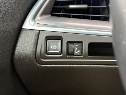 Used 2018 Cadillac XT5 Luxury w/ Driver Awareness Package image 32