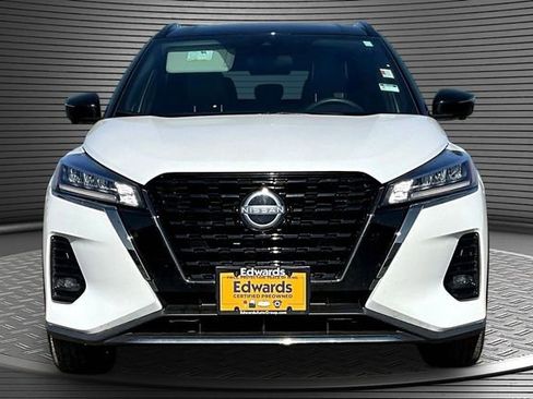Used 2024 Nissan Kicks SR w/ SR Premium Package FWD image 2