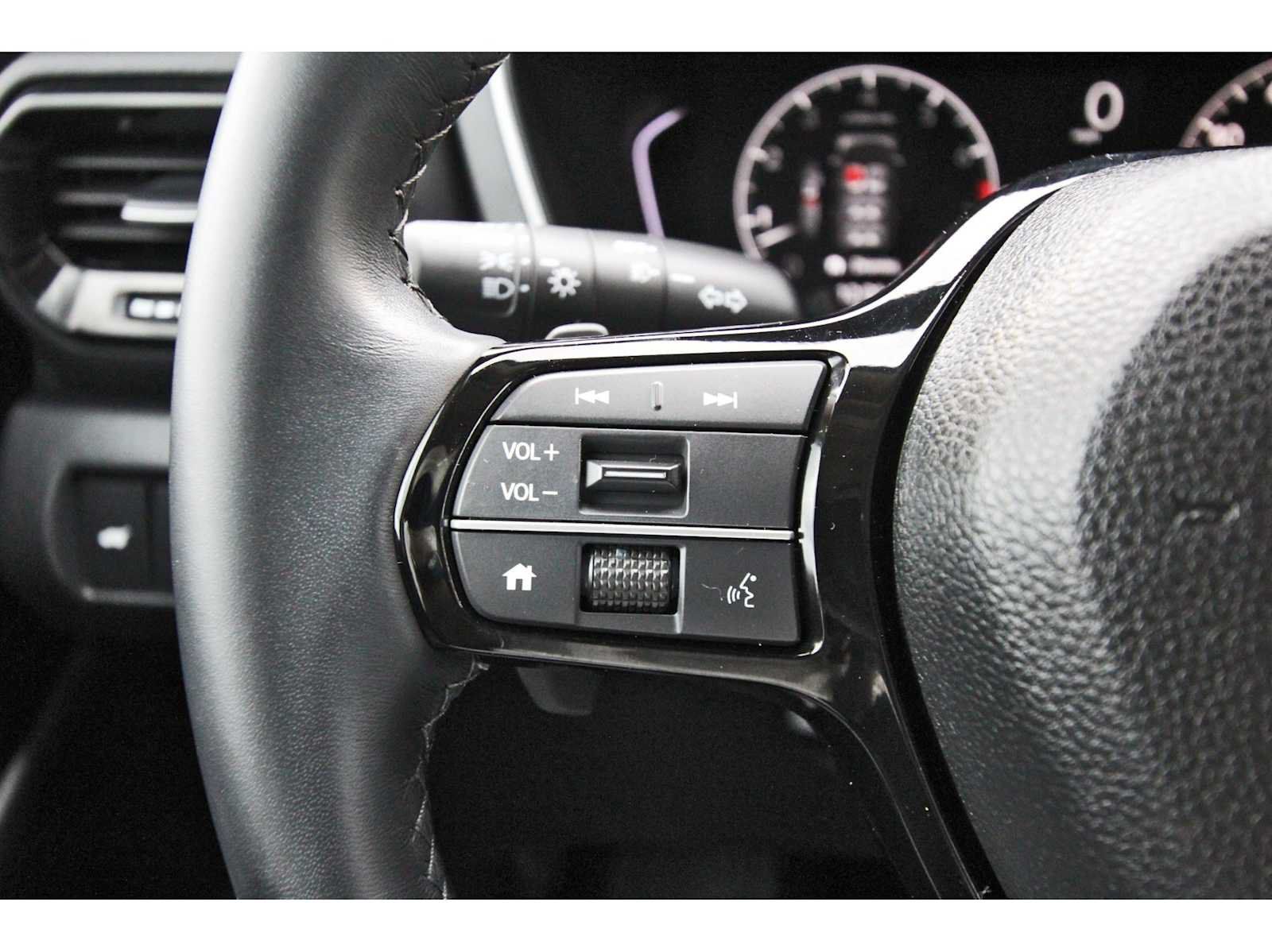 Used 2025 Honda Pilot Touring image 16