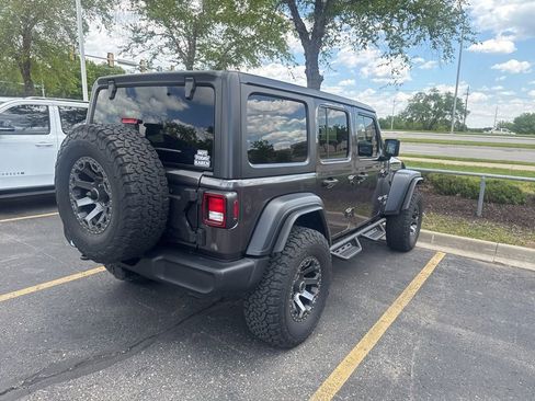 Used 2018 Jeep Wrangler Unlimited Sport S AWD/4WD image 3