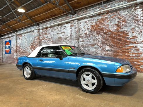 Used 1991 Ford Mustang LX RWD image 2
