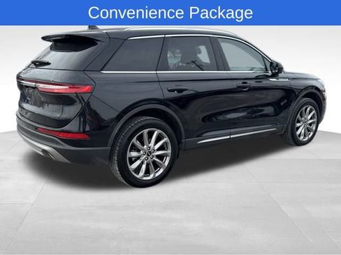 Used 2022 Lincoln Corsair AWD w/ Premium Package image 3