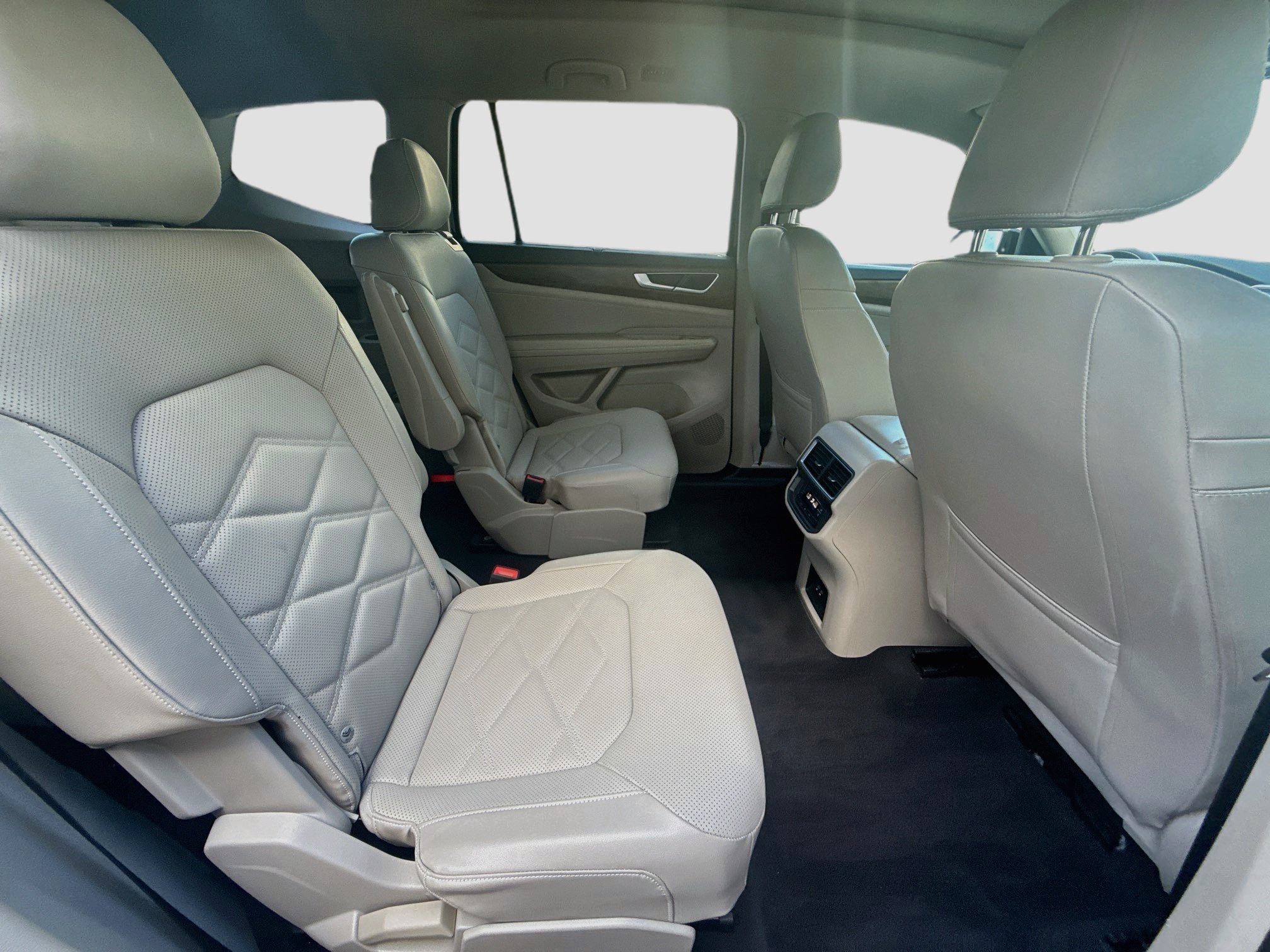 Certified 2024 Volkswagen Atlas SE FWD image 28