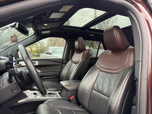 Used 2020 Ford Explorer Platinum w/ Premium Technology Package image 9