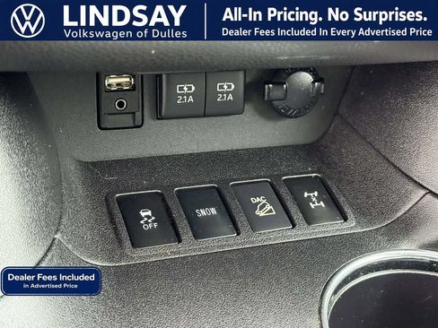 Used 2017 Toyota Highlander SE AWD/4WD image 21