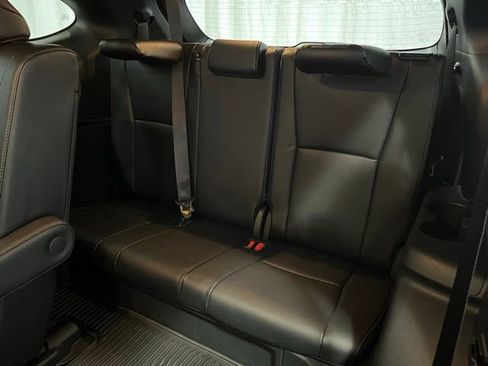 Used 2026 Toyota Highlander XSE AWD/4WD image 11