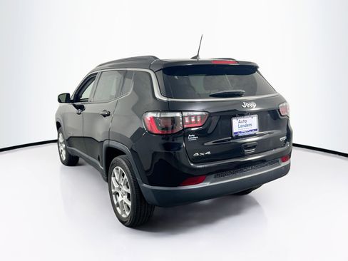 Used 2022 Jeep Compass Latitude w/ Sun and Sound Group AWD/4WD image 7