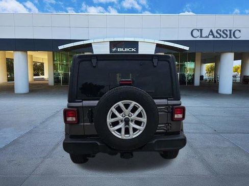 Used 2023 Jeep Wrangler Unlimited Sport AWD/4WD image 7