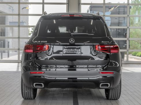 New 2026 Mercedes-Benz GLB 250 4MATIC image 14