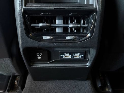 Used 2023 Jeep Grand Cherokee Altitude RWD image 13