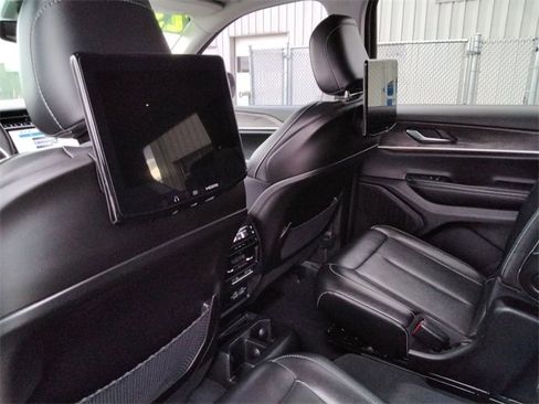 Used 2023 Jeep Grand Cherokee L Limited w/ Luxury Tech Group II image 30