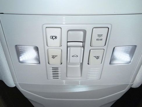 Used 2024 Volkswagen Jetta SE w/ Panoramic Sunroof Package image 26