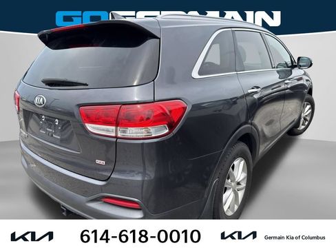 Used 2018 Kia Sorento FWD image 4