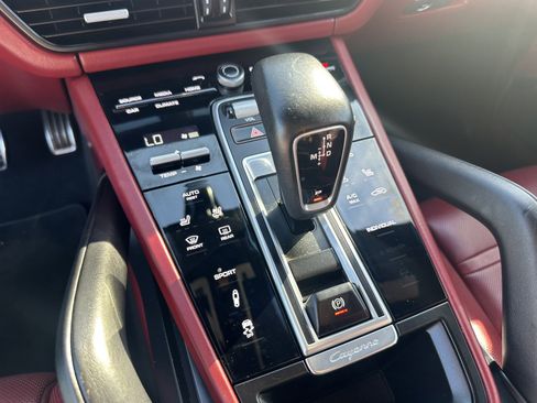 Used 2019 Porsche Cayenne S w/ Premium Plus Package image 24