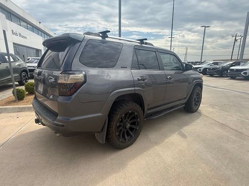 Used 2016 Toyota 4Runner 4WD image 2