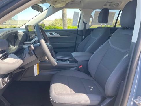 New 2026 Ford Explorer Active RWD image 21