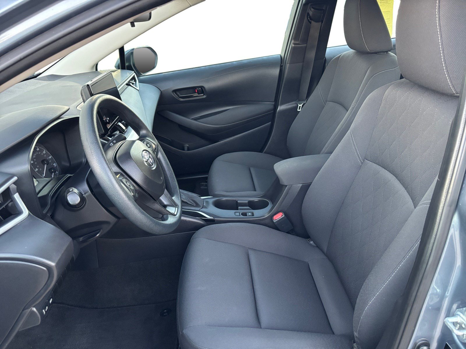 Used 2024 Toyota Corolla LE FWD image 10
