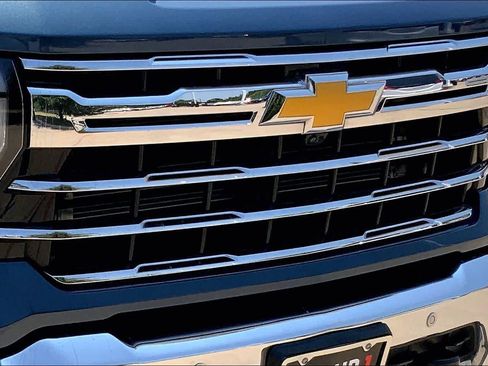 Used 2024 Chevrolet Silverado 2500 LTZ w/ LTZ Texas Edition AWD/4WD image 30