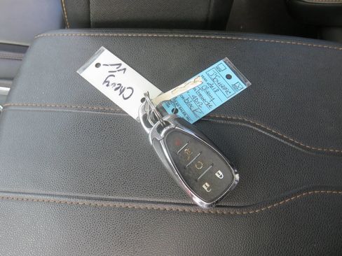 Used 2018 Chevrolet Traverse LT image 40