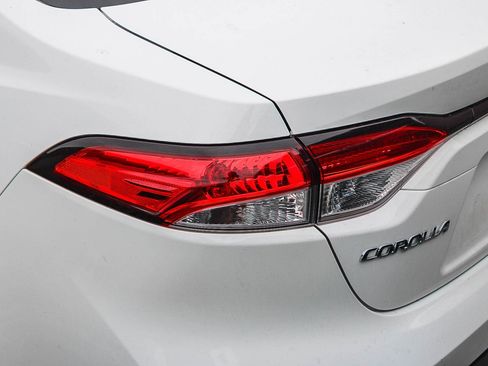 Used 2024 Toyota Corolla LE FWD image 11
