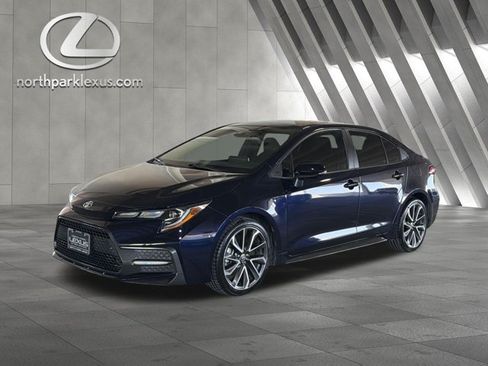 Used 2020 Toyota Corolla SE w/ SE Premium Package FWD image 3