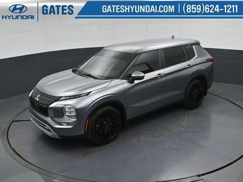 Used 2022 Mitsubishi Outlander SE AWD/4WD image 52