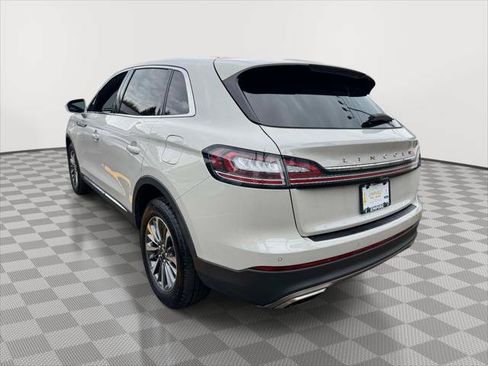 Used 2023 Lincoln Nautilus Reserve AWD/4WD image 4
