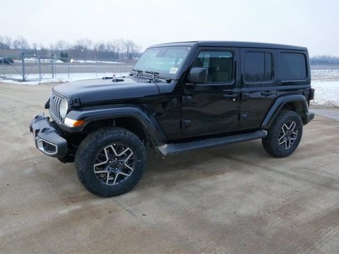 New 2026 Jeep Wrangler Sahara AWD/4WD image 8