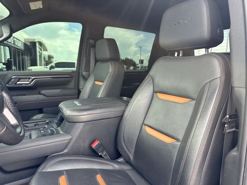 Used 2025 GMC Sierra 2500 AT4 AWD/4WD image 6